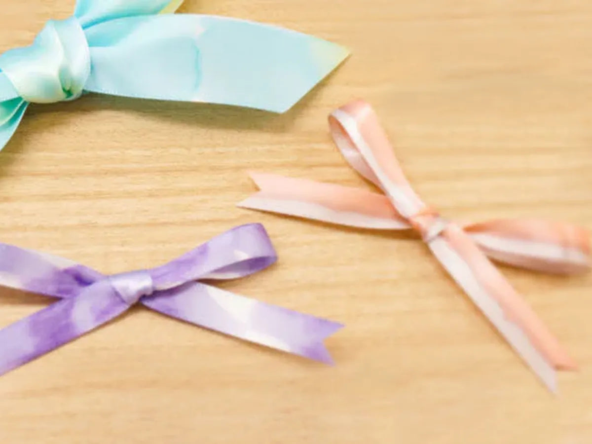 Learn how to dye ribbons using Copic!